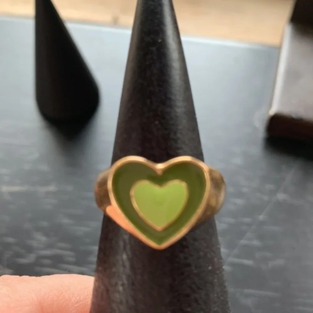 Set of 4 Green Heart Rings